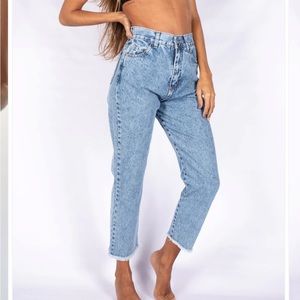 Chipre Mana High-Rise Mom Jean